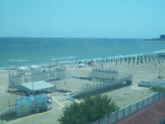 Prinşi la furat din magazia unui restaurant din Mamaia